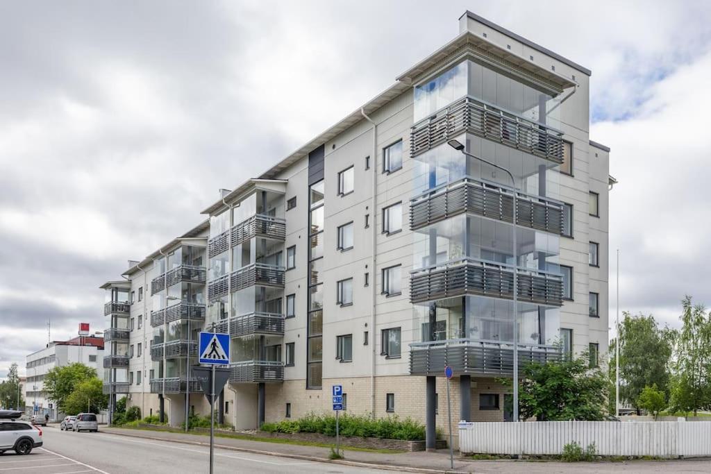 Saunallinen Yksioe Keskustasta Рованиеми Экстерьер фото